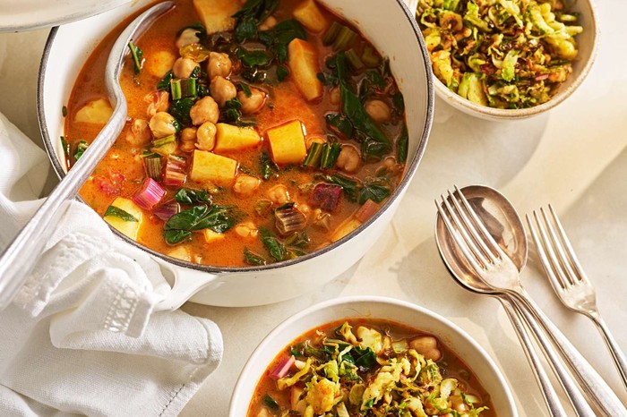 A halloumi and vegetable one-pot