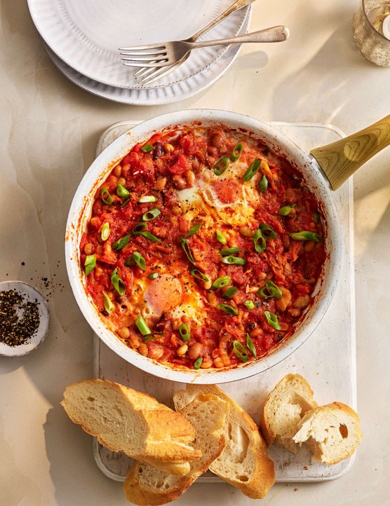 One-pan shakshuka with bread on the side